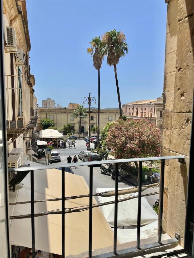 Hercules Suites Noto Exterior photo