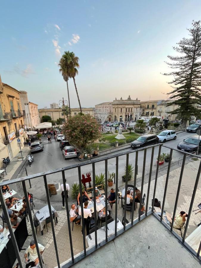 Hercules Suites Noto Exterior photo